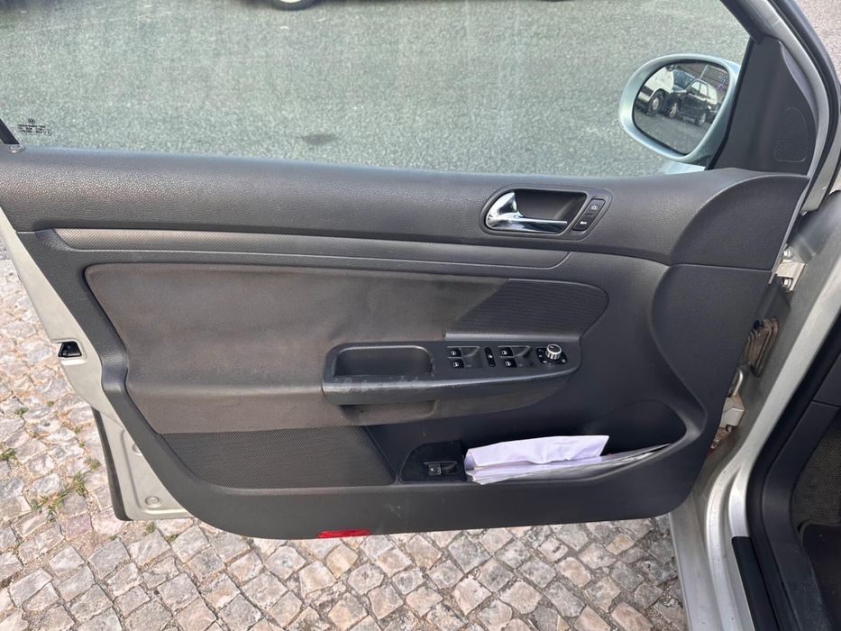 Volkswagen Golf 2004 – 1.4 FSI