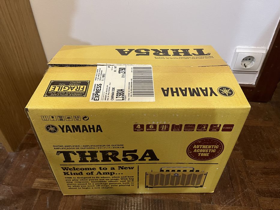 Amplificador Guitarra Yamaha THR5A 10W acusticas e electricas