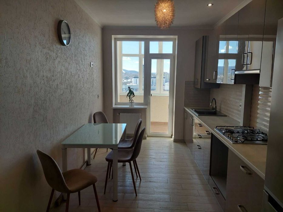 ПРОДАЖ 2 кім. квартира 77 м. кв. вул Крушельницької м. Трускавець