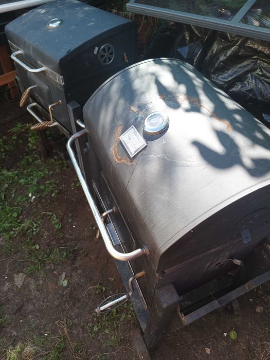 grill ogrodowy zamykany wędzarnia metalowy