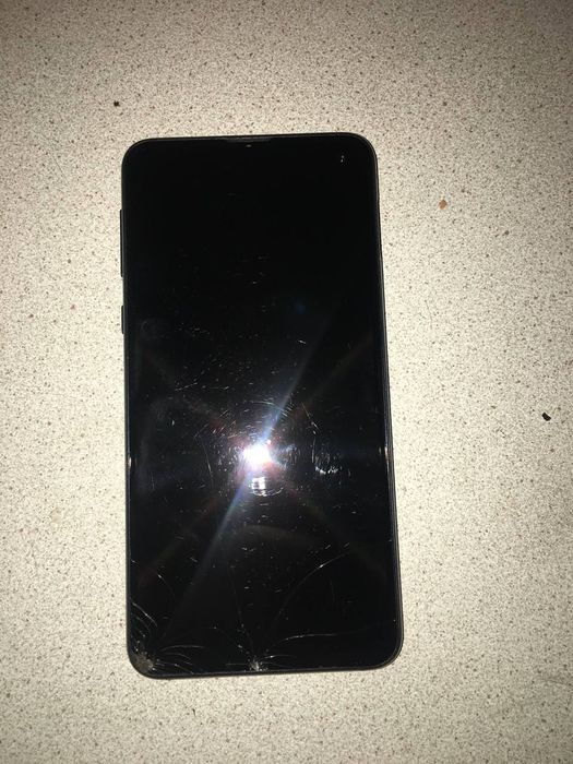 Samsung  Galaxy S10e