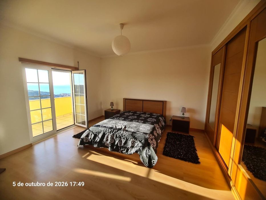 Moradia T4 com vista para o mar - Spacious 4-Bedroom House with Sea Views