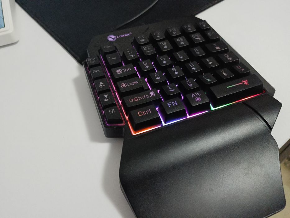игровая клавиатура Limeide GK103S 35 клавишей с RGB-подсветкой.