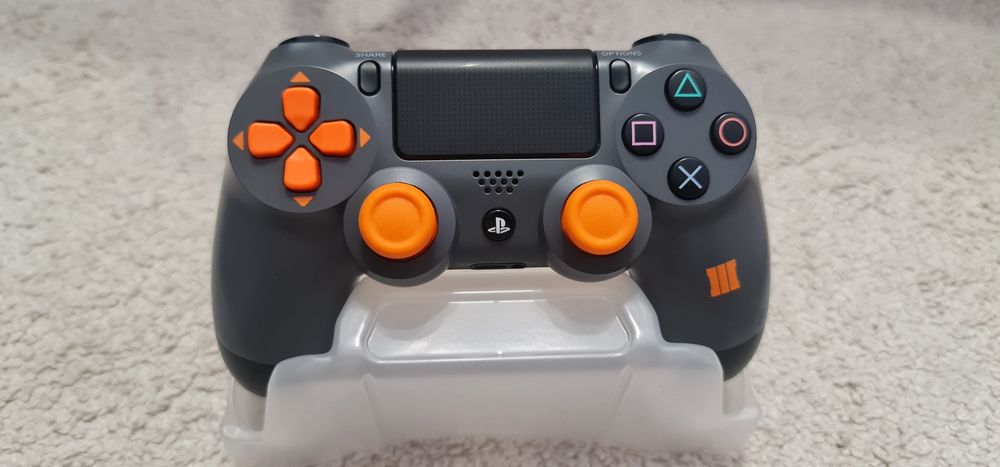 Pad ps4 Limited  Call of Duty  ori z Japonii