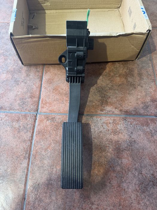 Pedal acelerador mercedes