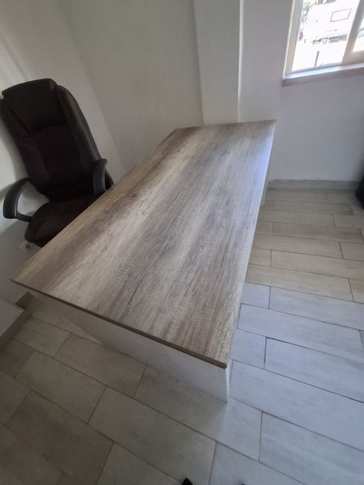 Vendo secretária conforama