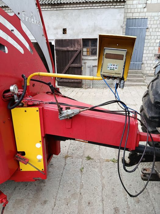 Wóz paszowy Paszowóz AVM 10 m³ – 2000 r. – bardzo dobry stan