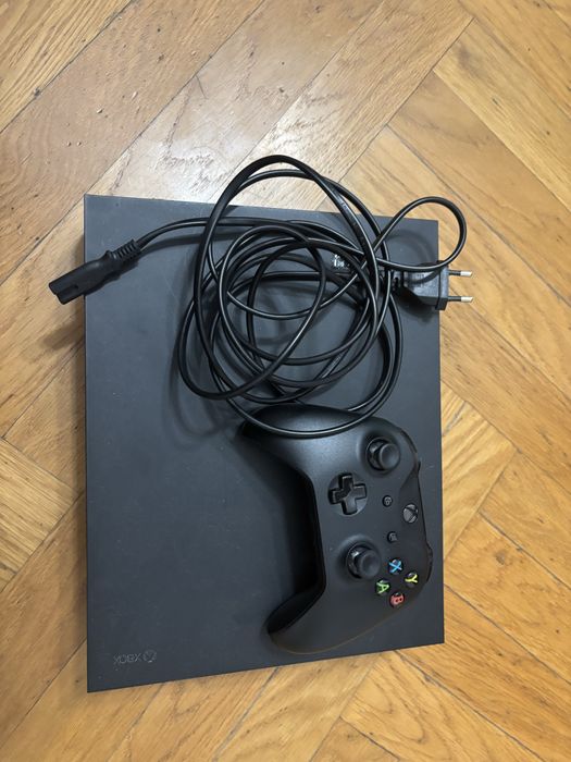 xbox one X z padem (mozliwy zakup tez gier)