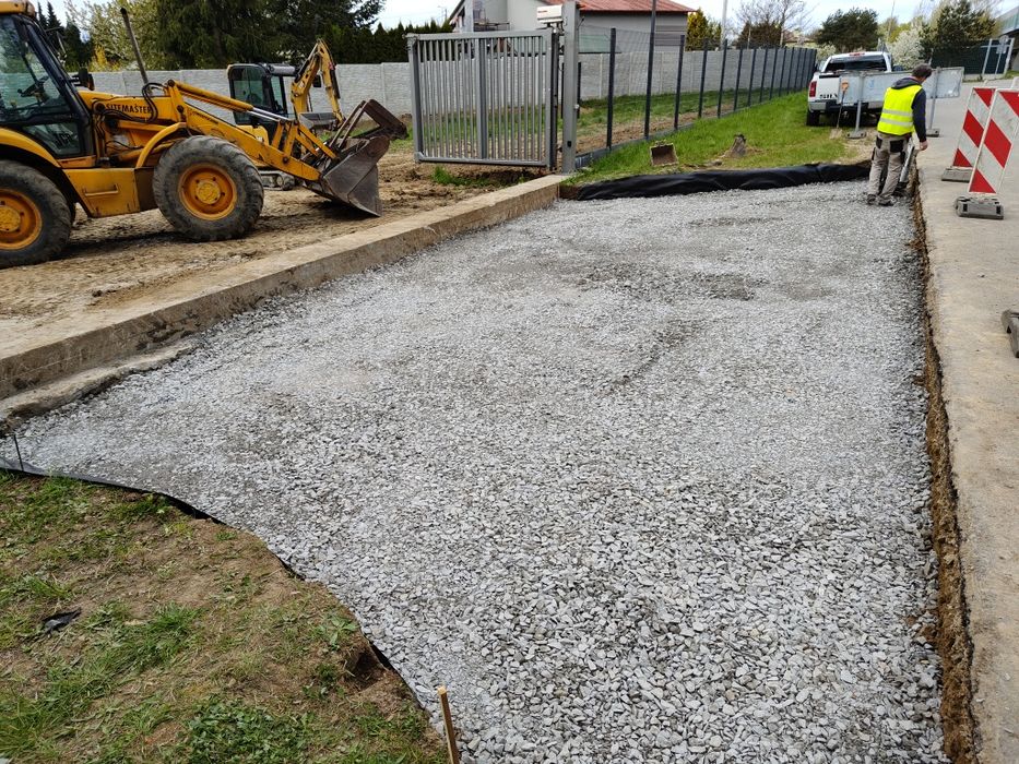 Oferuje prace  rozbiorki budynków, układanie kostki brukowej ,izolacje