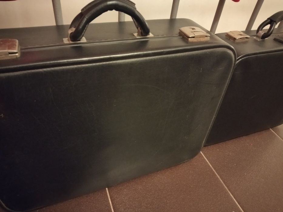 Malas de viagem escuras