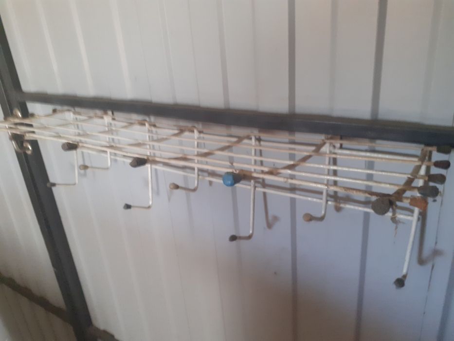 Вішалка для одягу