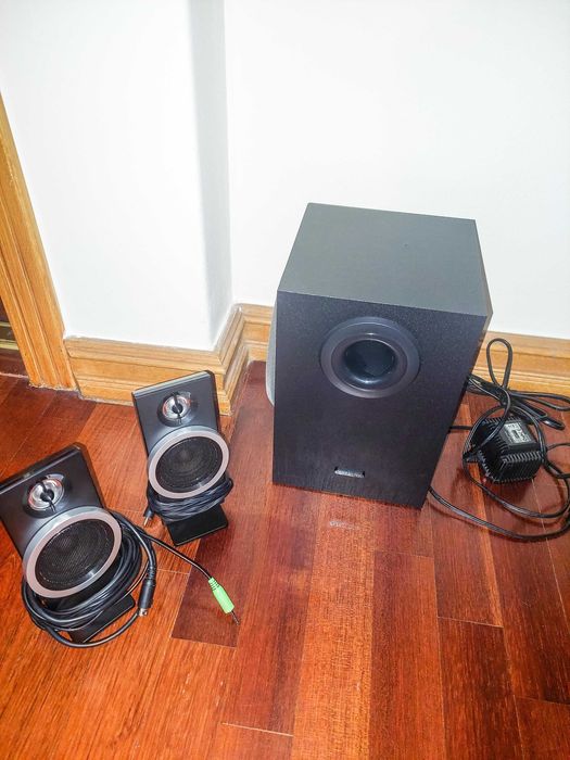 Colunas Creative Inspire T3100 2.1.