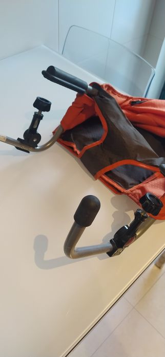 Cadeira de mesa para criança