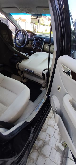 Продам автомобіль мерседес бенц b180