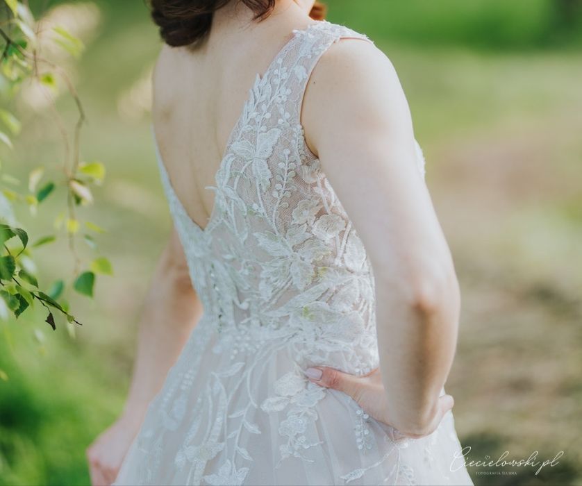 Suknia ślubna w odcieniu brzoskwiniowym na wzrost 162 cm + 5 cm obcas