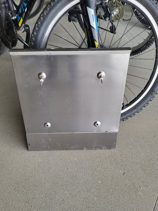 Skrzynka na listy srebna