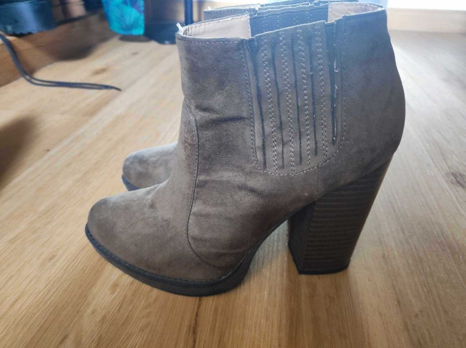 Botins Verde caqui Zara