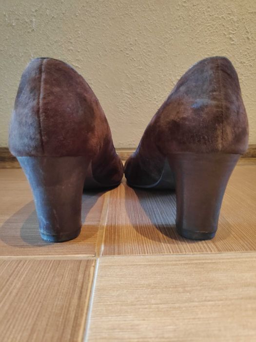 Czółenka zamszowe, Bata, r. 40