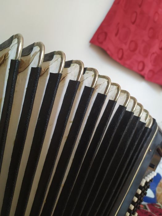 Продам баян "Віртуоз" (хорал М-5)