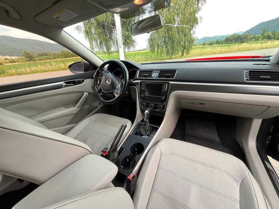 Volkswagen Passat  NMS 2017  R-Line