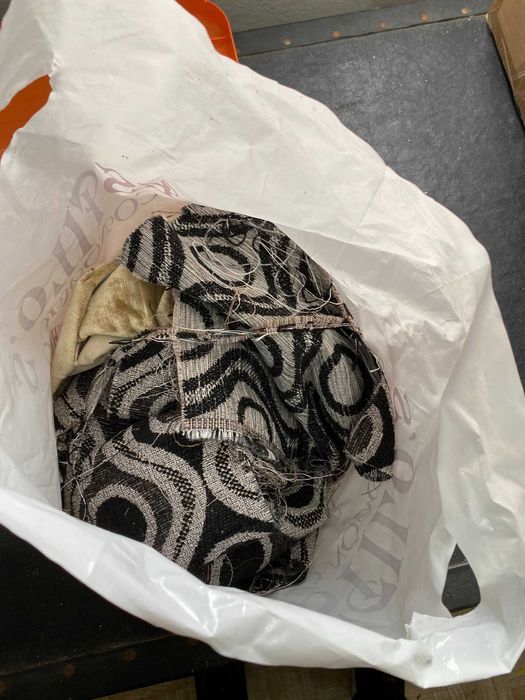 saco com conjunto de tecidos variados