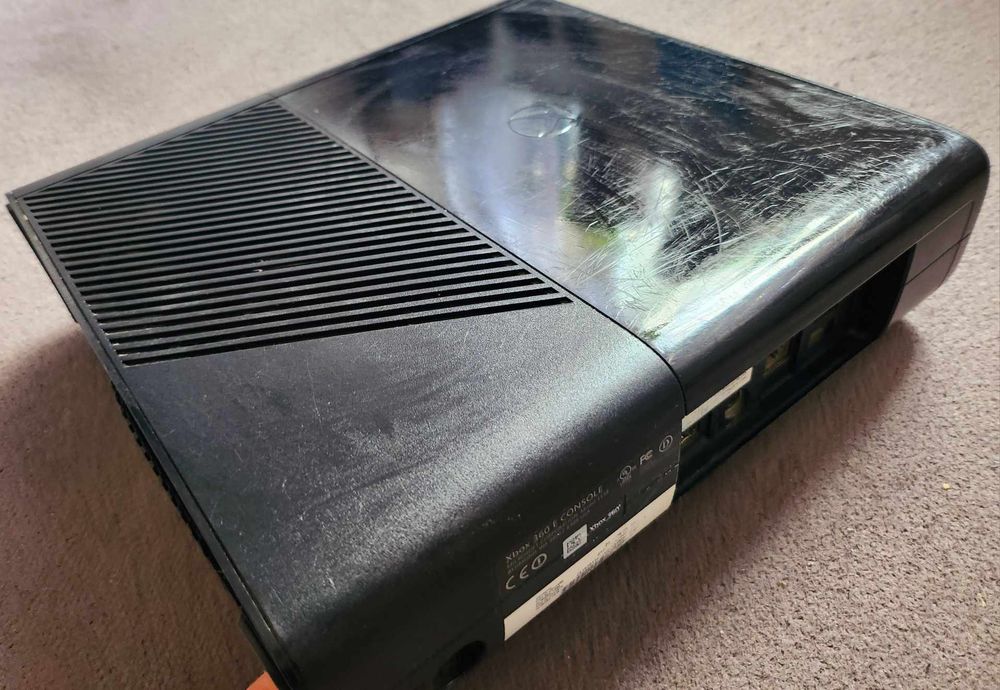 Xbox 360E + kinnect