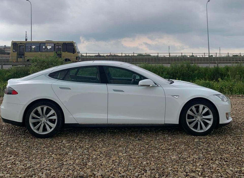 Продам Tesla model S