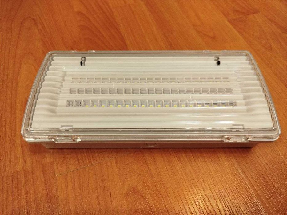 Ліхтар LED аварійний 8W IP65 KANU світильник акумуляторний ЖКГ ДСП
