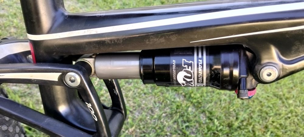 Bicicleta de BTT Cube AMS100