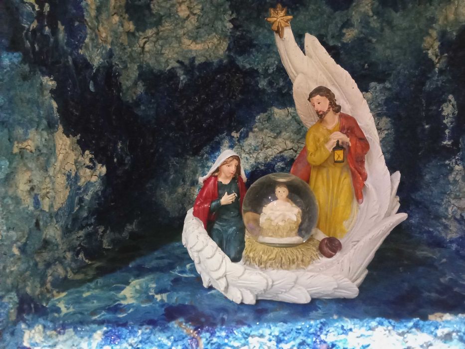 Presépio, caixa feita de madeira serradura e cola