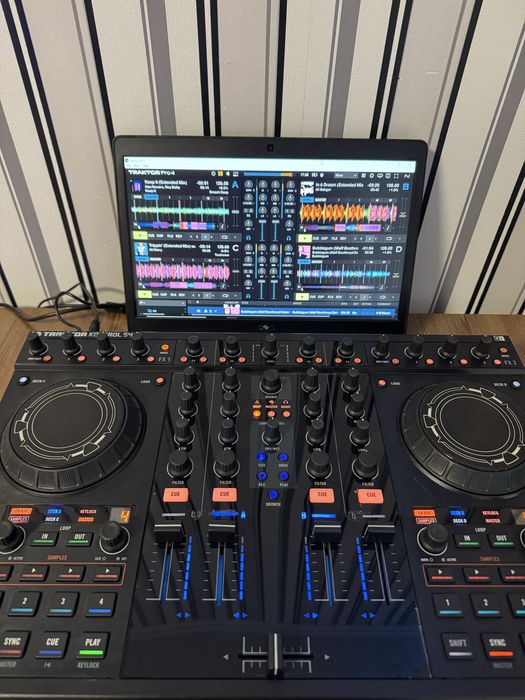 Native Instruments Traktor Kontrol S4mk1 DJ контроллер
