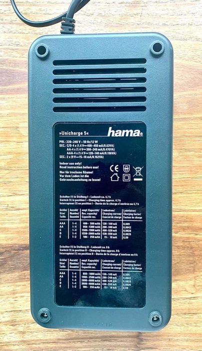 Carregador universal Hama Unicharge 5 para baterias NiCd e NiMH