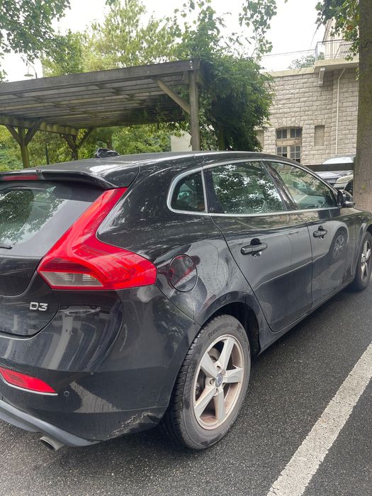 Volvo V40 D3 automático 150 MOMENTUM GEAR