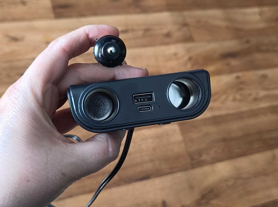 Gniazdo podwójne zapalniczki samochodowej z ładowarką USB-A USB-C