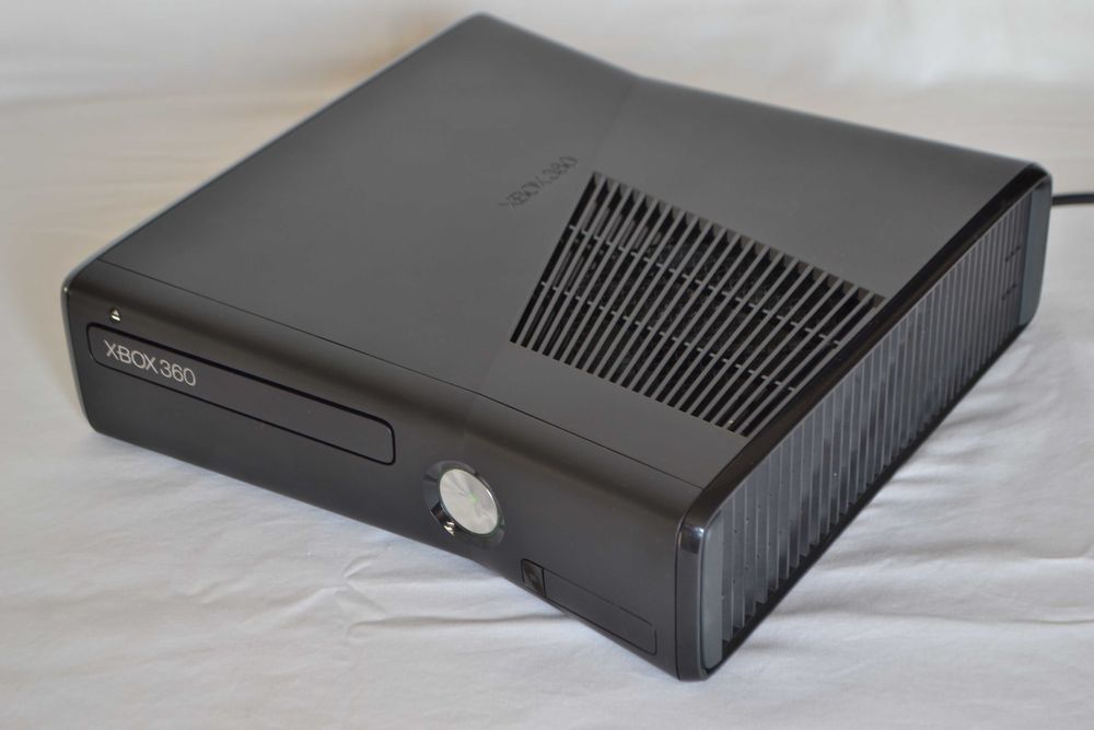 Игровая приставка Xbox360, 500Gb забит играми, обновлена! Идеал