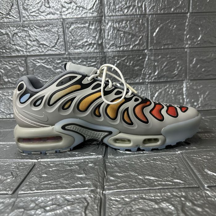 Чоловічі кросівки Nike Air Max Plus Drift Shoes FD4290-002
