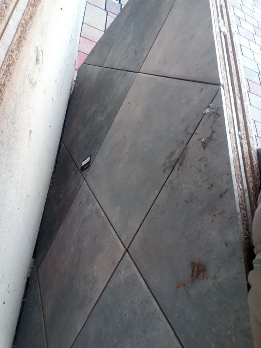 Płyty wiórowe z płytkami