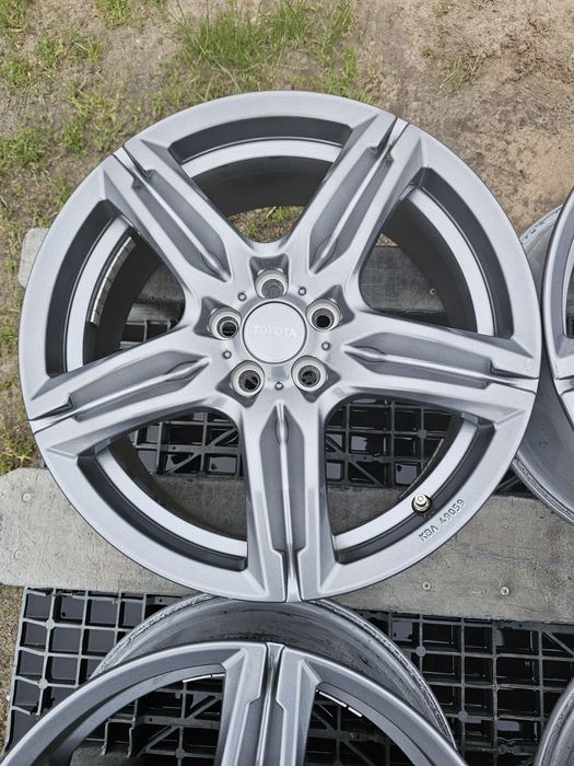 4x Felgi aluminiowe Oryginalne Toyota 5x100 17"