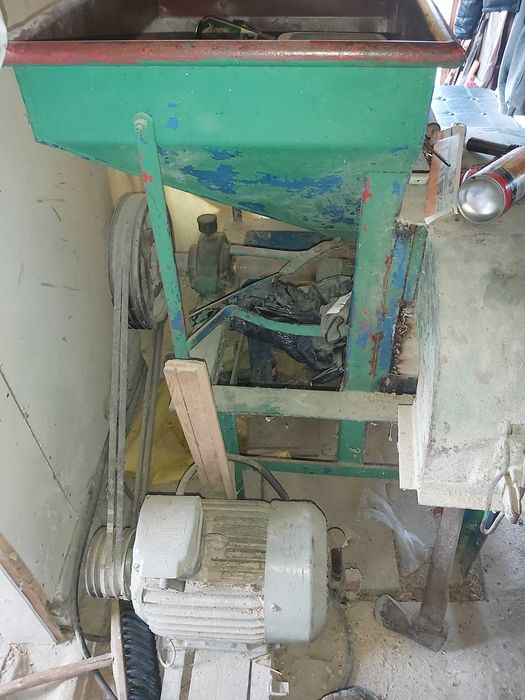 Młynek do zboża na kamienie + silnik elektryczny 4.5kW