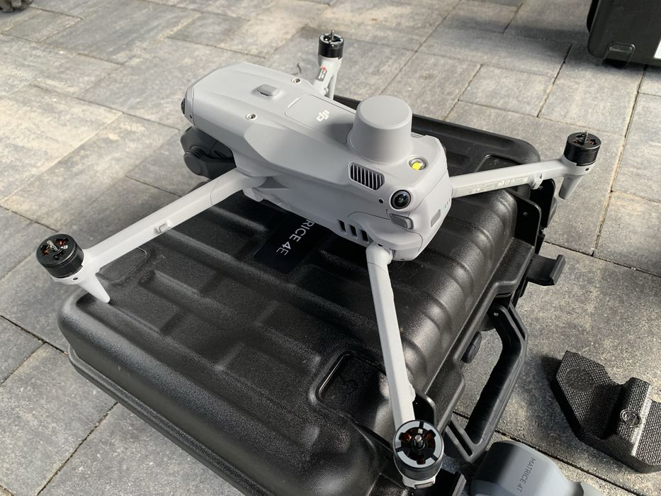 Квадрокоптер Dji Matrice 4T 14г