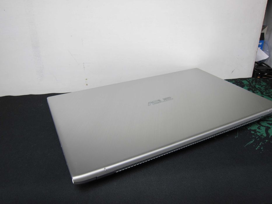 Asus K712E/17.3"FHDIPS1920x1080/Intel i5-1135G7 4.20 GHz/SSD512/ram 16
