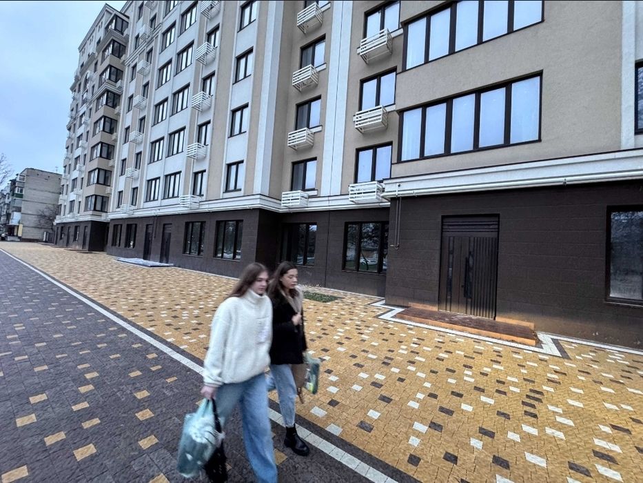 Аренда нового,фасадного помещения по Садовой 105м 60000грн