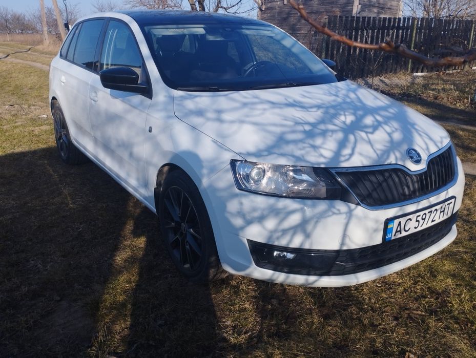 Продам автомобіль skoda rapid 2015 року. 1.6 дизель. 90к.с.