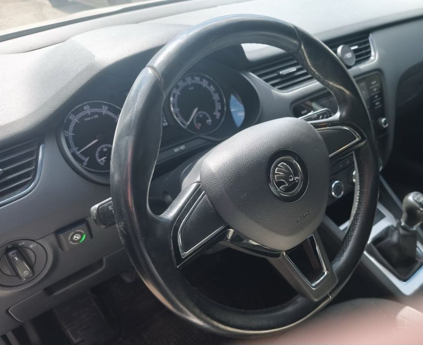 Продам машину Skoda Octavia , 1,6 , 2019 года