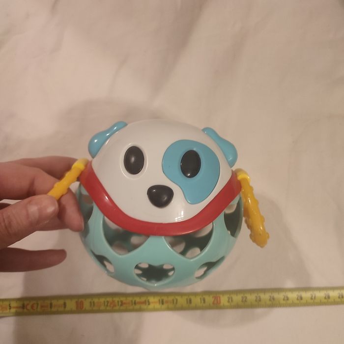 Piesek grzechotka cartoonrattle