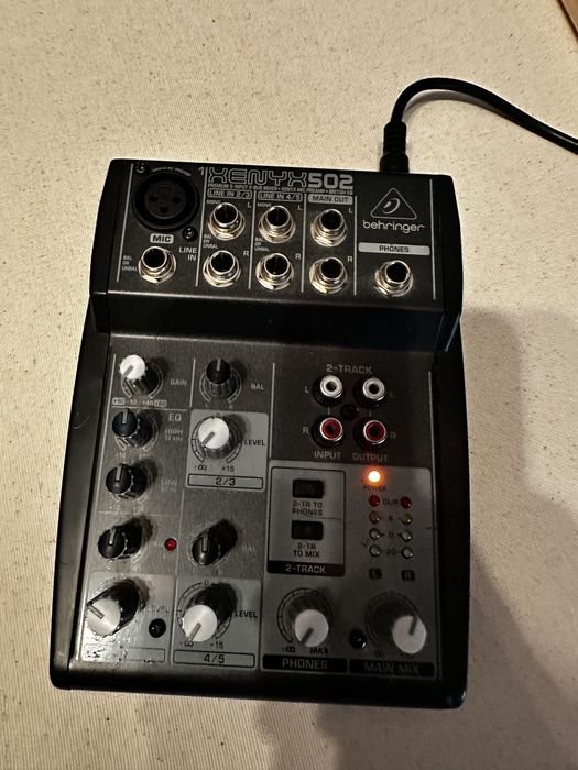 Mikser analogowy Behringer Xenyx 502 z zasilaczem