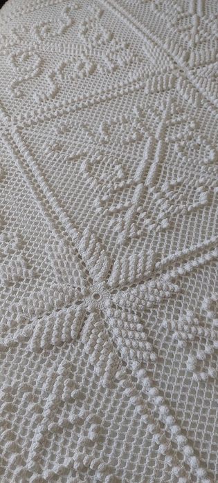 Vendo Colcha de renda