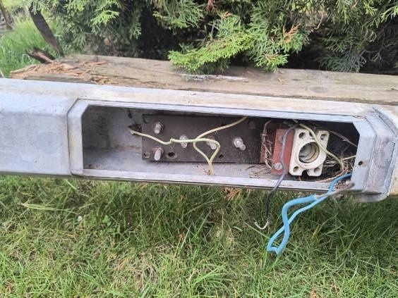 Słup oświetleniowy