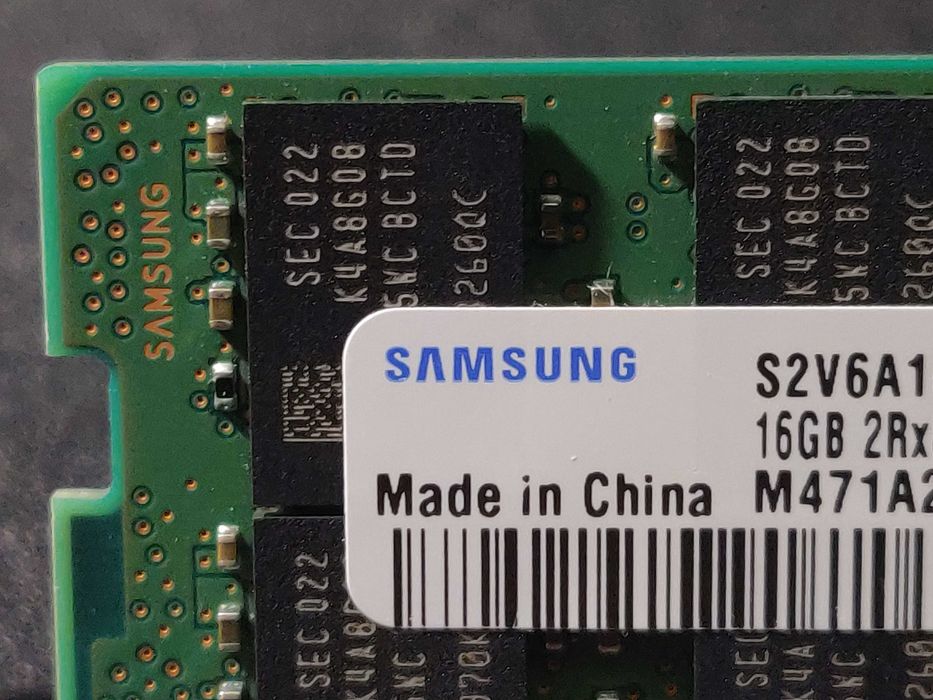 Samsung 16 GB x 2 SO-DIMM DDR4 (2666 MHz). Итого: 32 GB