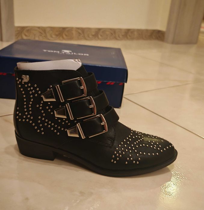 Ozdobne botki kowbojki ćwieki